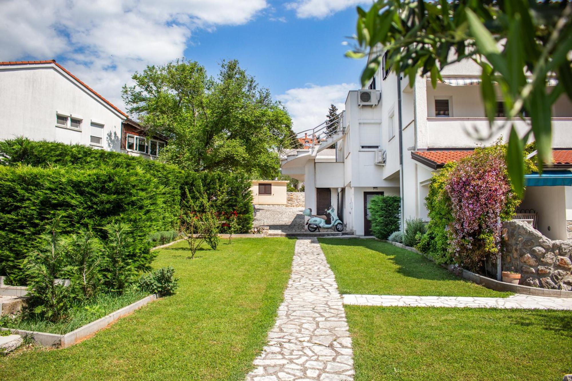 Seaside Apartments Petar Krk Town Exterior foto